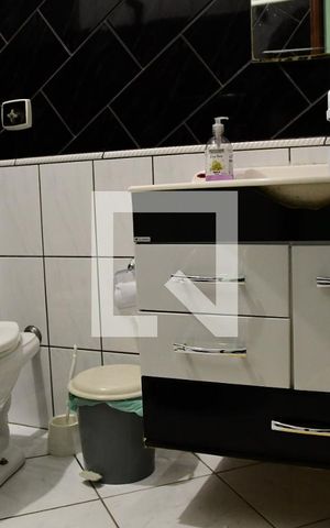 Casa para alugar com 250m², 3 quartos e 1 vagaBanheiro
