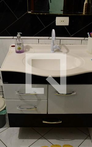 Casa para alugar com 250m², 3 quartos e 1 vagaBanheiro