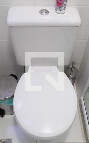 Apartamento à venda com 64m², 2 quartos e 1 vagaBanheiro Social