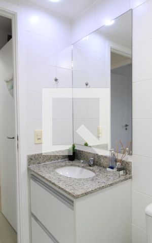 Apartamento à venda com 64m², 2 quartos e 1 vagaBanheiro Social