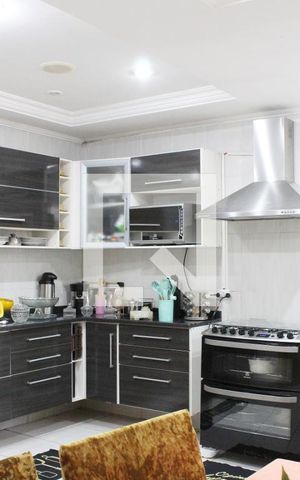 Casa à venda com 200m², 2 quartos e 2 vagasCozinha