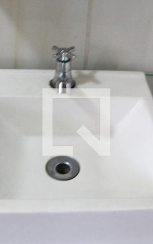 Casa à venda com 200m², 2 quartos e 2 vagasBanheiro