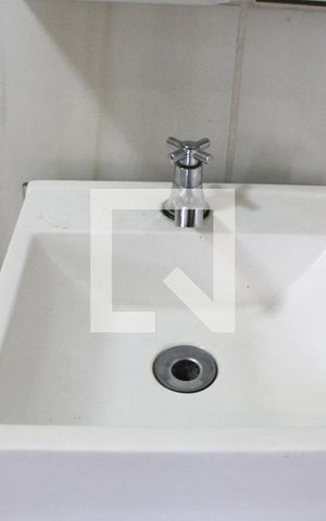 Casa à venda com 200m², 2 quartos e 2 vagasBanheiro