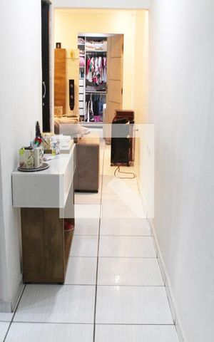 Casa à venda com 200m², 2 quartos e 2 vagasCorredor