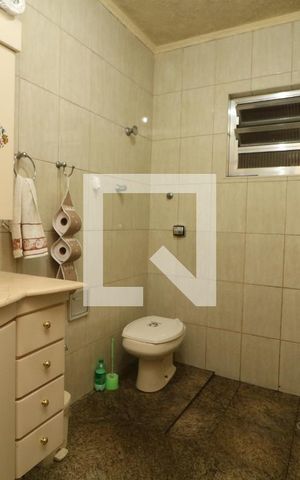 Casa à venda com 210m², 4 quartos e 3 vagasBanheiro