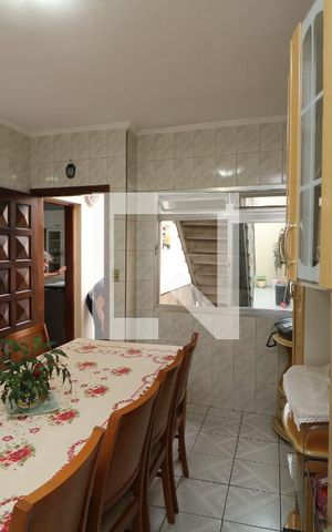 Casa à venda com 210m², 4 quartos e 3 vagasCopa