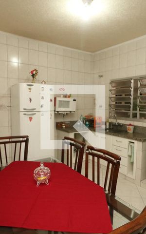 Casa à venda com 210m², 4 quartos e 3 vagasCozinha 