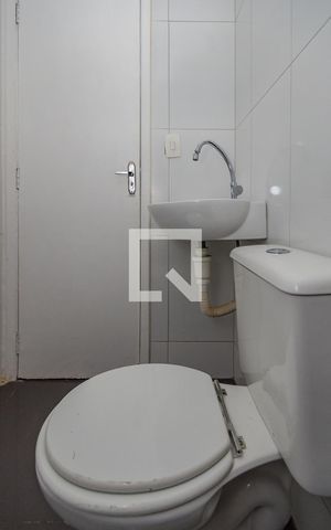 Apartamento para alugar com 96m², 2 quartos e 1 vaga Apartamento para alugar com 96m², 2 quartos e 1 vagaBanheiro de serviço