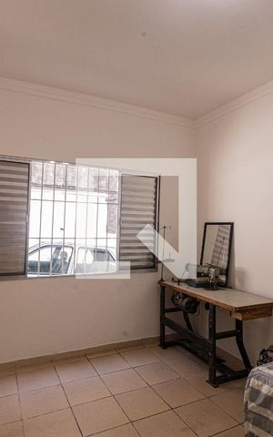 Casa à venda com 290m², 5 quartos e 3 vagas Casa à venda com 290m², 5 quartos e 3 vagasQuarto 5