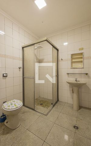 Casa à venda com 290m², 5 quartos e 3 vagas Casa à venda com 290m², 5 quartos e 3 vagasSuite 2