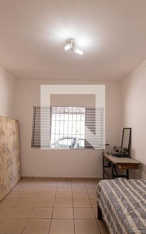 Casa à venda com 290m², 5 quartos e 3 vagas Casa à venda com 290m², 5 quartos e 3 vagasQuarto 5