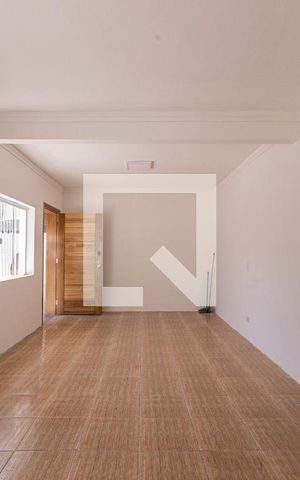 Casa à venda com 290m², 5 quartos e 3 vagas Casa à venda com 290m², 5 quartos e 3 vagasSala