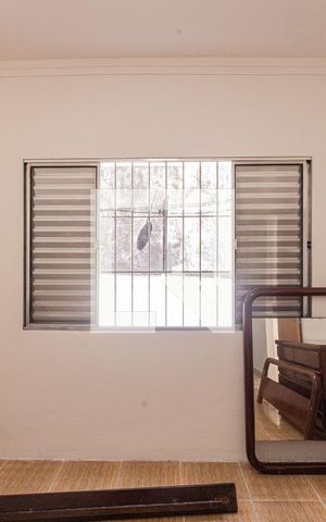 Casa à venda com 290m², 5 quartos e 3 vagas Casa à venda com 290m², 5 quartos e 3 vagasQuarto 4