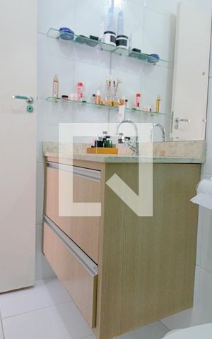 Casa de condomínio à venda com 104m², 2 quartos e 2 vagas Casa de condomínio à venda com 104m², 2 quartos e 2 vagasBanheiro da Suíte 1
