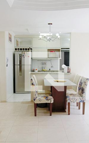 Casa de condomínio à venda com 104m², 2 quartos e 2 vagas Casa de condomínio à venda com 104m², 2 quartos e 2 vagasSala