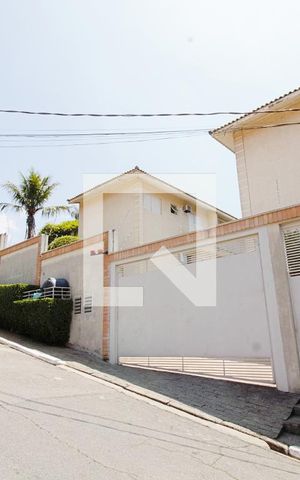Casa de condomínio à venda com 104m², 2 quartos e 2 vagas Casa de condomínio à venda com 104m², 2 quartos e 2 vagasFachada do Condomínio
