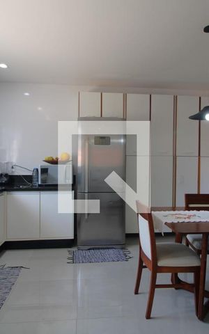 Casa à venda com 223m², 2 quartos e 2 vagasCozinha