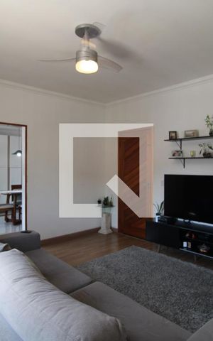 Casa à venda com 223m², 2 quartos e 2 vagasSala