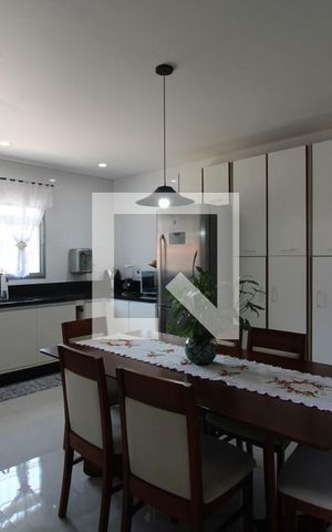 Casa à venda com 223m², 2 quartos e 2 vagasCozinha