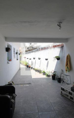Casa à venda com 223m², 2 quartos e 2 vagasQuintal lateral
