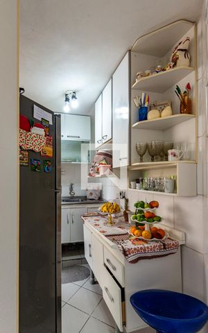 Apartamento à venda com 48m², 2 quartos e 2 vagas Apartamento à venda com 48m², 2 quartos e 2 vagasCozinha