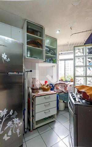 Apartamento à venda com 48m², 2 quartos e 2 vagas Apartamento à venda com 48m², 2 quartos e 2 vagasCozinha