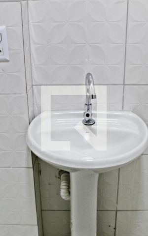 Apartamento para alugar com 50m², 2 quartos e sem vagaBanheiro