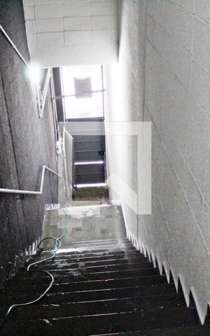 Apartamento para alugar com 50m², 2 quartos e sem vagaEscada
