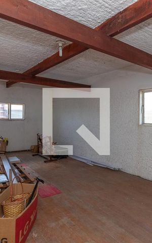Casa à venda com 550m², 6 quartos e 3 vagas Casa à venda com 550m², 6 quartos e 3 vagasQuarto extra