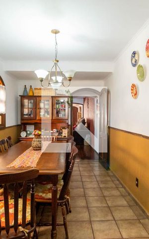 Casa à venda com 350m², 3 quartos e 3 vagas Casa à venda com 350m², 3 quartos e 3 vagasSala de Jantar