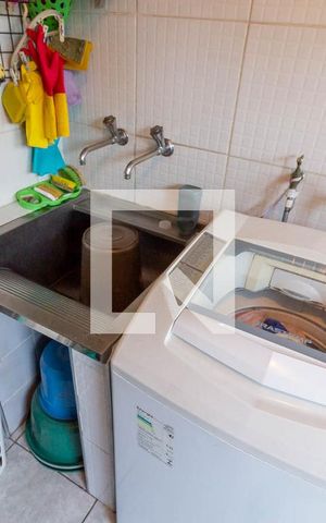 Casa à venda com 350m², 3 quartos e 3 vagas Casa à venda com 350m², 3 quartos e 3 vagasLavanderia