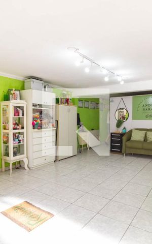 Casa à venda com 350m², 3 quartos e 3 vagas Casa à venda com 350m², 3 quartos e 3 vagasGaragem
