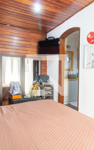 Casa à venda com 350m², 3 quartos e 3 vagas Casa à venda com 350m², 3 quartos e 3 vagasSuíte 1
