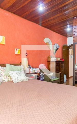 Casa à venda com 350m², 3 quartos e 3 vagas Casa à venda com 350m², 3 quartos e 3 vagasSuíte 1