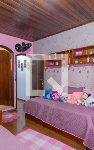 Casa à venda com 350m², 3 quartos e 3 vagas Casa à venda com 350m², 3 quartos e 3 vagasSuíte 3