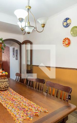 Casa à venda com 350m², 3 quartos e 3 vagas Casa à venda com 350m², 3 quartos e 3 vagasSala de Jantar