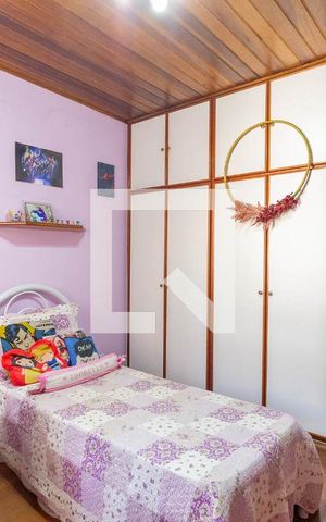 Casa à venda com 350m², 3 quartos e 3 vagas Casa à venda com 350m², 3 quartos e 3 vagasSuíte 2
