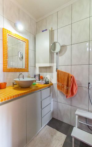 Casa à venda com 350m², 3 quartos e 3 vagas Casa à venda com 350m², 3 quartos e 3 vagasBanheiro da Suíte 1
