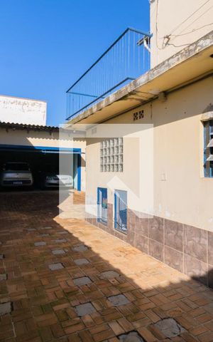Casa à venda com 300m², 3 quartos e 2 vagas Casa à venda com 300m², 3 quartos e 2 vagasQuintal