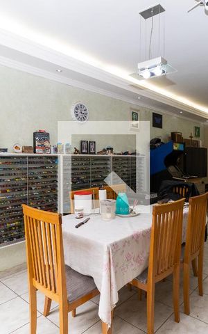 Casa para alugar com 240m², 3 quartos e 4 vagasSala