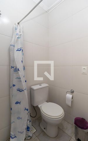 Casa para alugar com 240m², 3 quartos e 4 vagasBanheiro Social