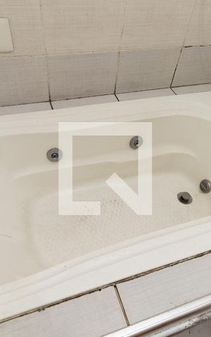 Casa para alugar com 240m², 3 quartos e 4 vagasBanheiro da Suíte