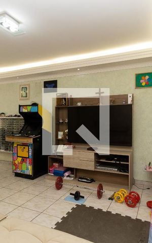 Casa para alugar com 240m², 3 quartos e 4 vagasSala