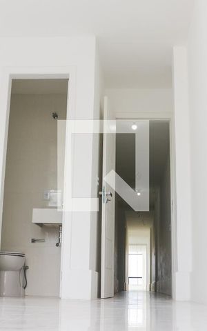 Apartamento à venda com 375m², 5 quartos e 3 vagas Apartamento à venda com 375m², 5 quartos e 3 vagasSuíte 1