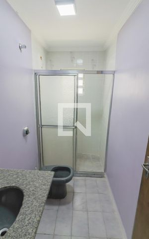 Casa à venda com 250m², 3 quartos e 4 vagas Casa à venda com 250m², 3 quartos e 4 vagasBanheiro 1