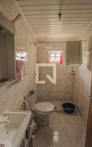 Casa à venda com 180m², 2 quartos e 2 vagasBanheiro 2