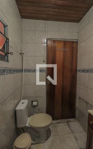 Casa à venda com 180m², 2 quartos e 2 vagasBanheiro