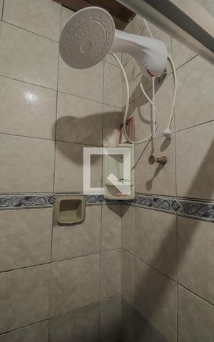 Casa à venda com 180m², 2 quartos e 2 vagasBanheiro
