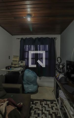 Casa à venda com 180m², 2 quartos e 2 vagasSala