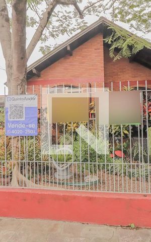 Casa à venda com 180m², 2 quartos e 2 vagasFachada